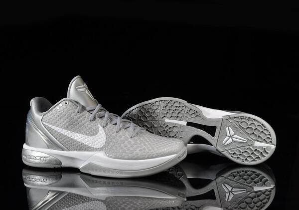 Kobe サッカーシューズ グレー/ホワイト nike-zoom-kobe-vi-6-metallic-